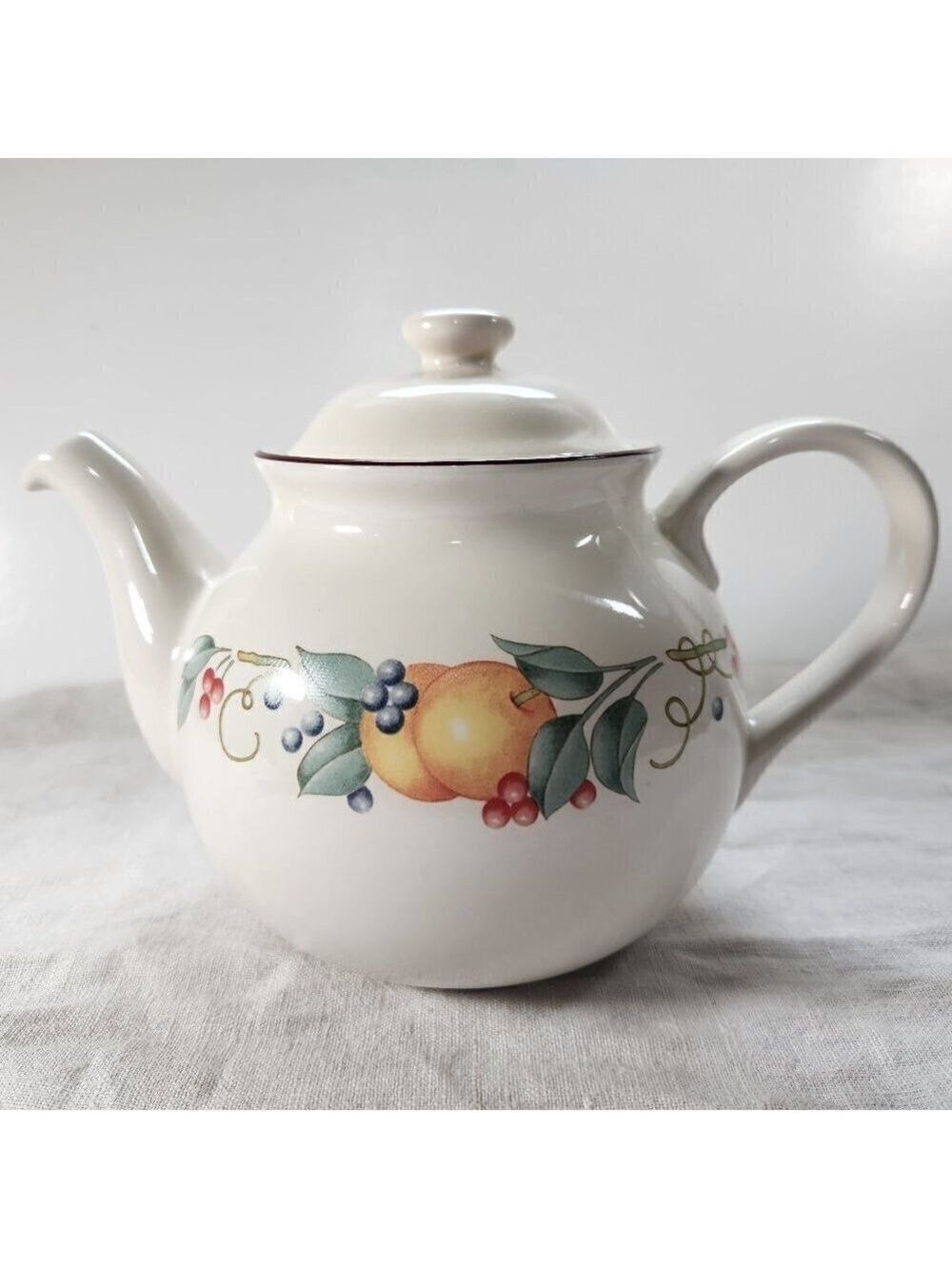 Corelle Abundance Teapot 4 Cup Capacity Fruit and Berries Stoneware Vintage